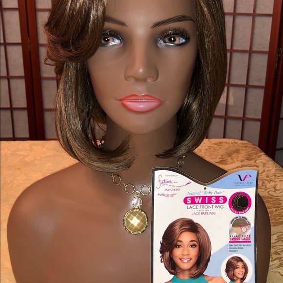 Vivica A. Fox Lace Part Wig Venezia - Picture 2 of 8
